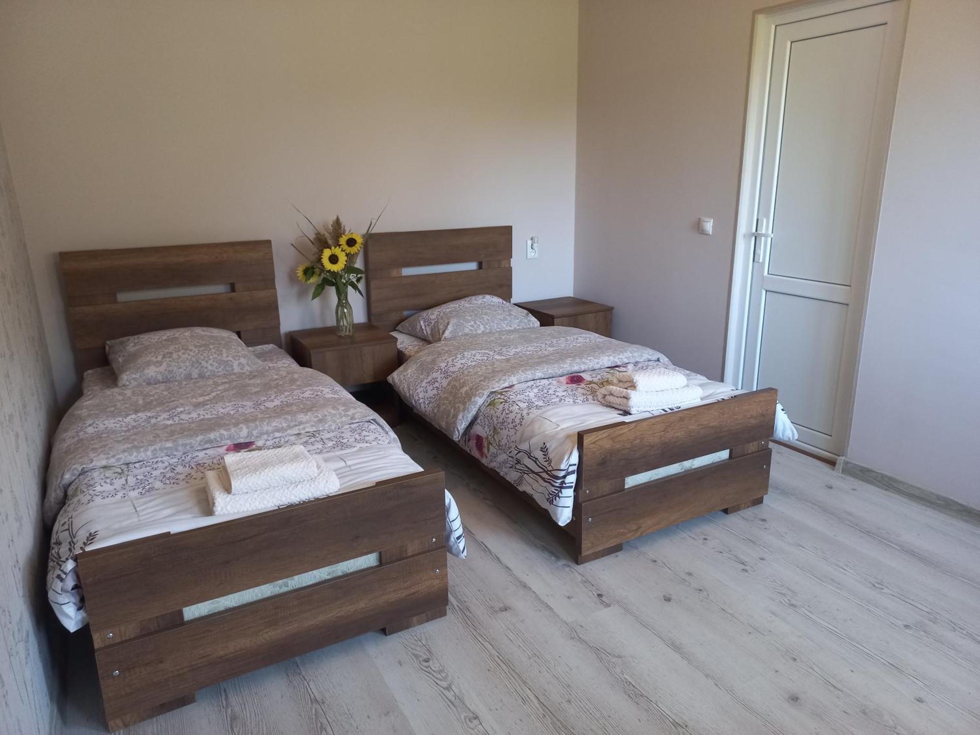 Bee House Hotel Pia Екстериор снимка