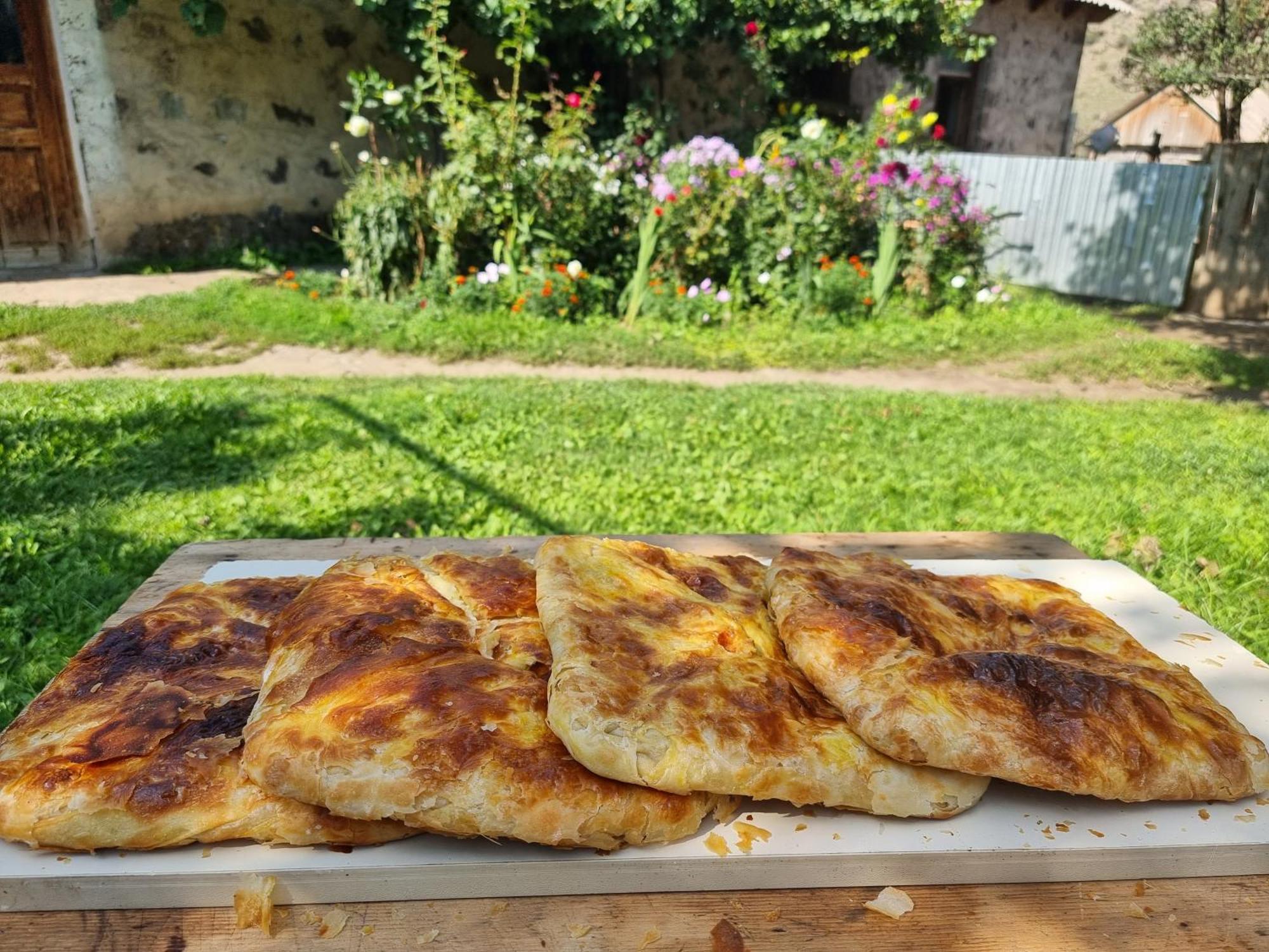 Bee House Hotel Pia Екстериор снимка