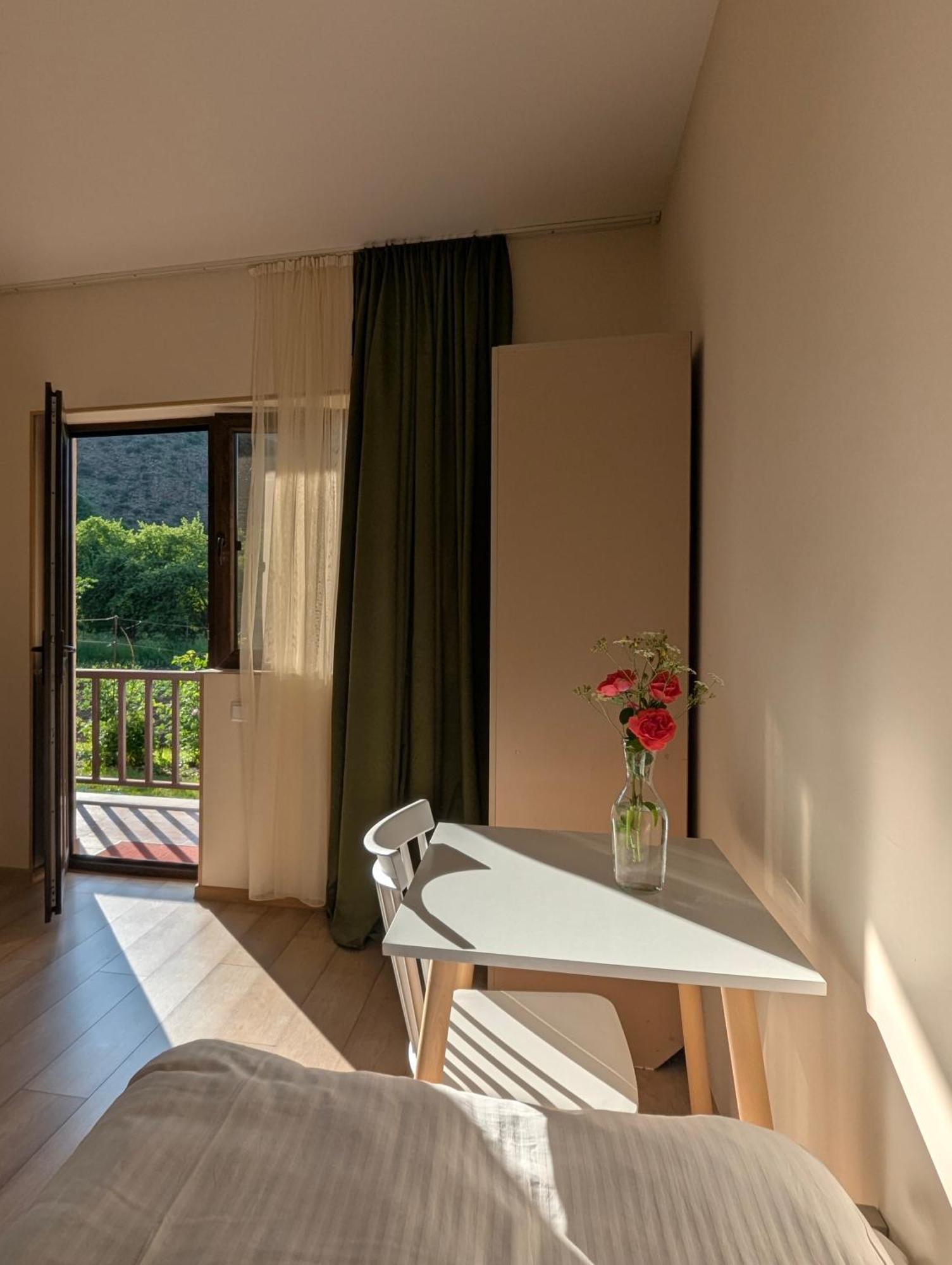 Bee House Hotel Pia Екстериор снимка